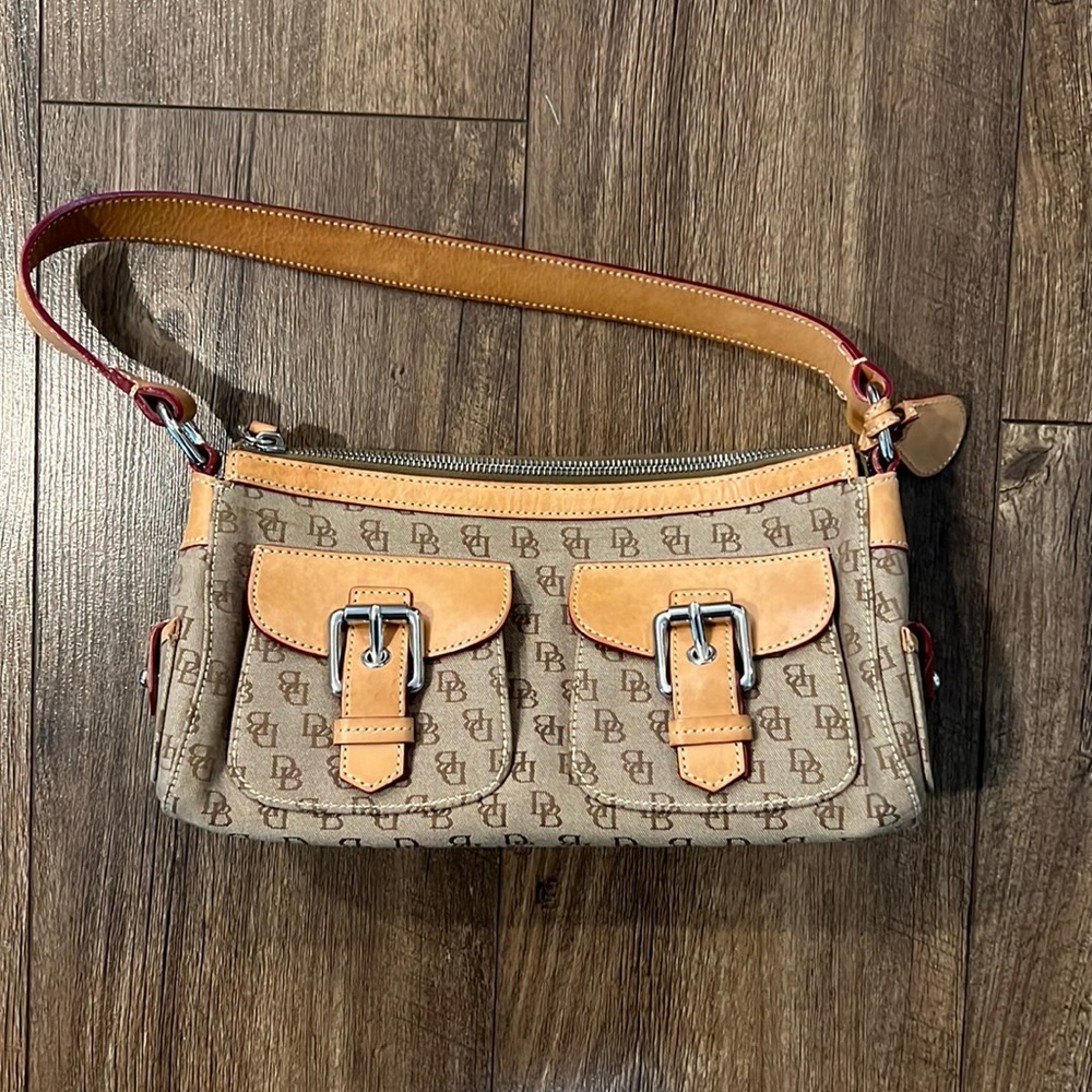 Dooney & Bourke handbag: Like New!